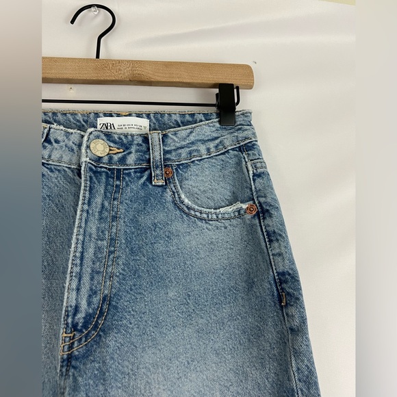 Zara Distressed High Rise Mom Jeans - Picture 5 of 13